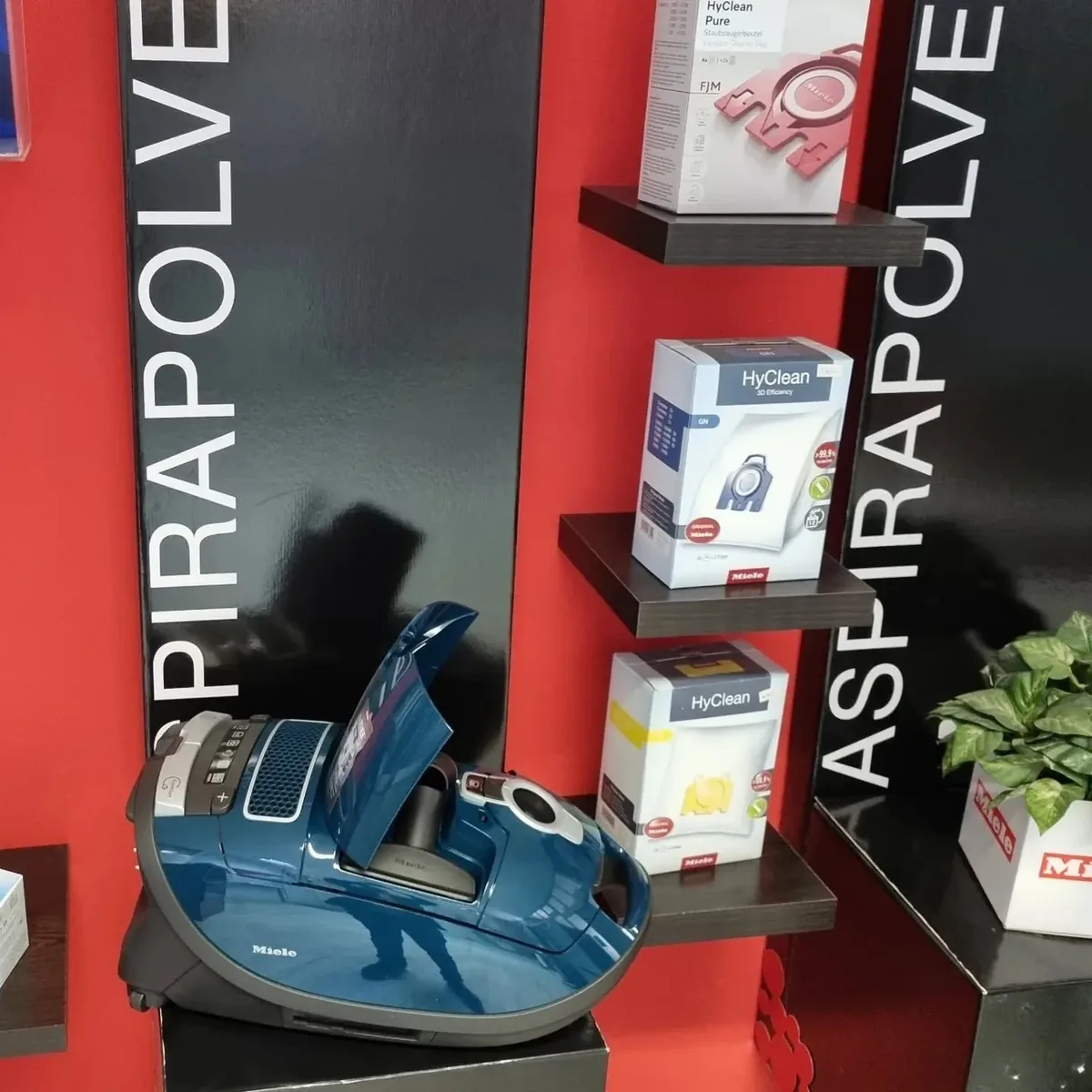 Espositore Miele nella sede Antibo di Palermo